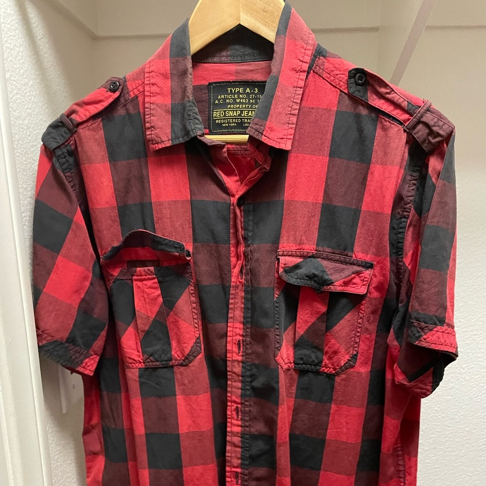 Short sleeve button down